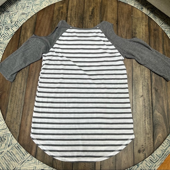 Shoulder Cutout Striped Raglan Tee - Picture 3 of 7